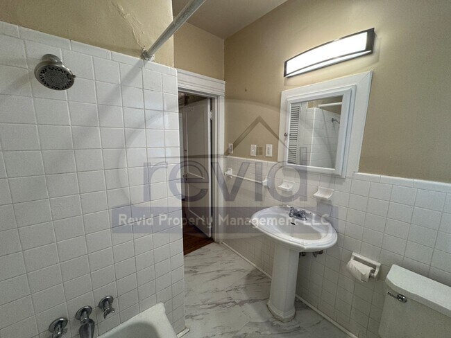 Building Photo - MALLORY 255