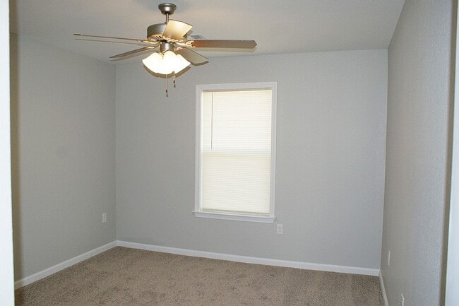 Building Photo - 2103 Rehoboth Cir