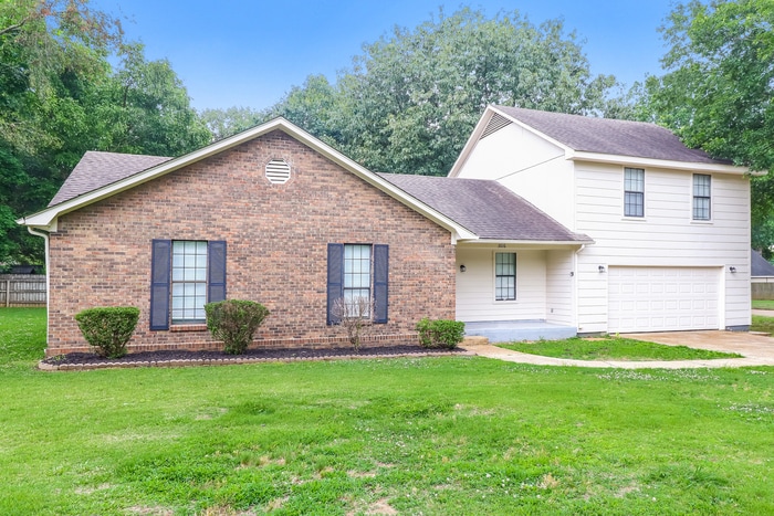 Building Photo - 3016 Shade Tree Cove