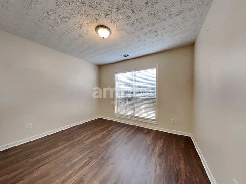 Building Photo - 1552 Armende Cir