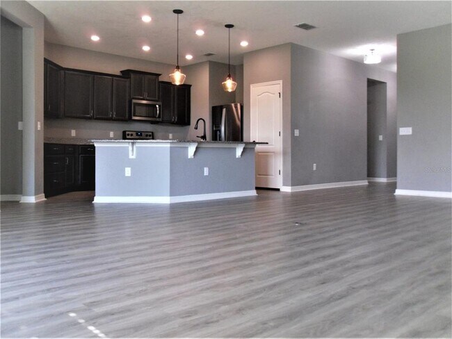 Building Photo - 10638 Laguna Plains Dr