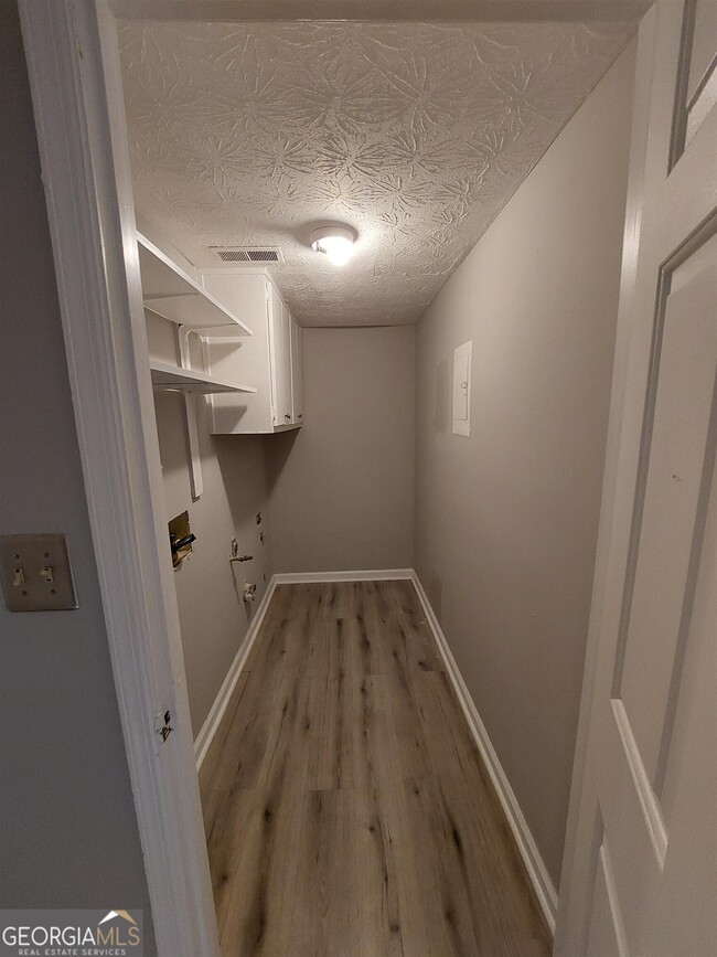 Building Photo - 140 Hunters Ln