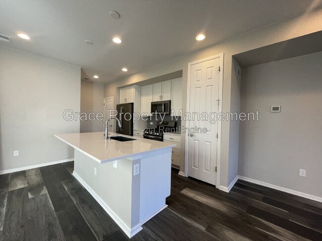 Building Photo - 9661 Truckee St