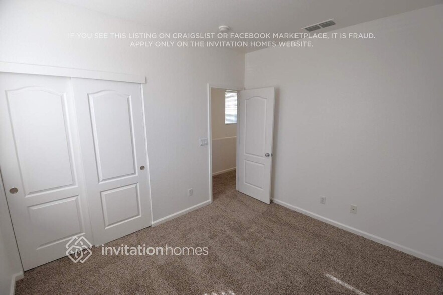 Building Photo - 260 Wapello Cir