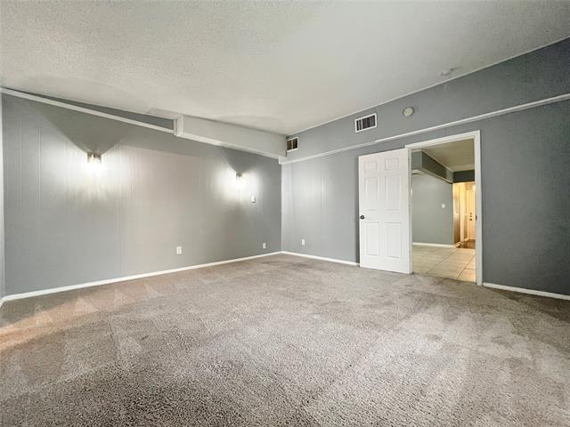 Building Photo - 5652 Conlin Dr