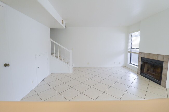 Building Photo - 2 Bed | 1 Bath | South Tulsa