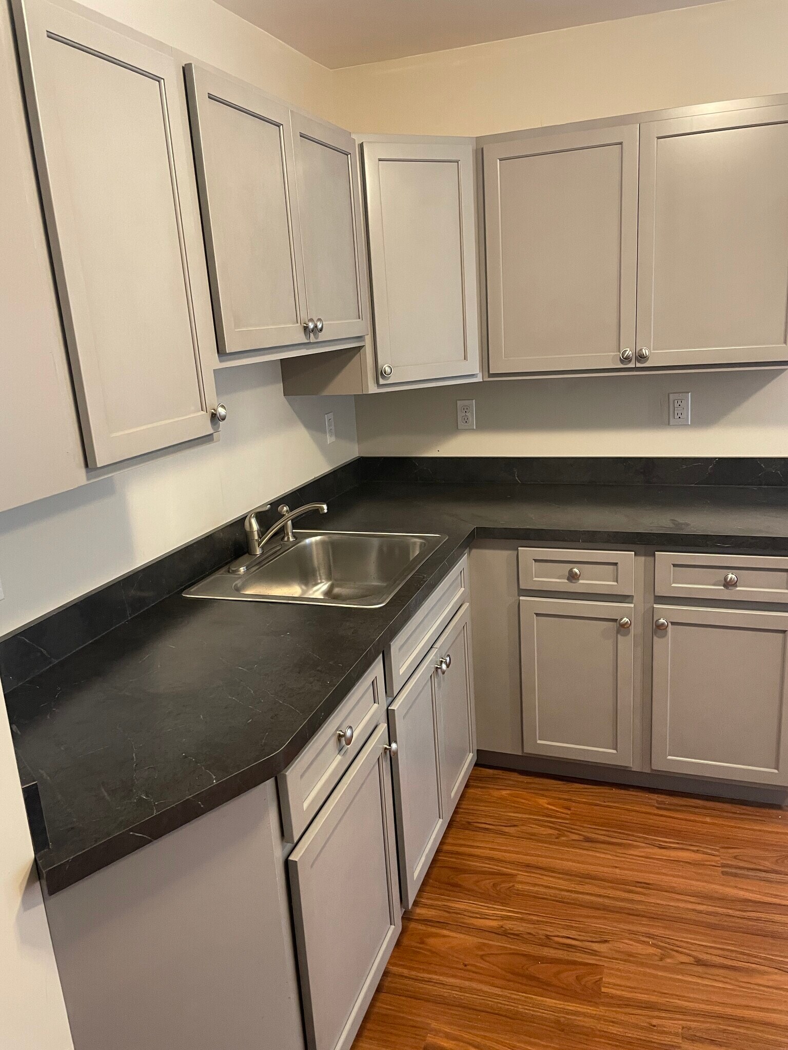 Building Photo - 4 Willoughby St