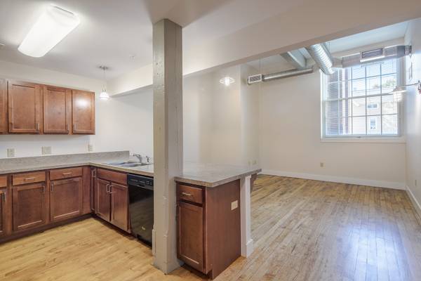 Building Photo - 700 Emerson Ave