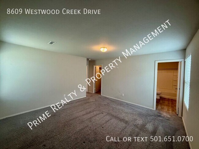 Building Photo - 8609 Westwood Crk Dr