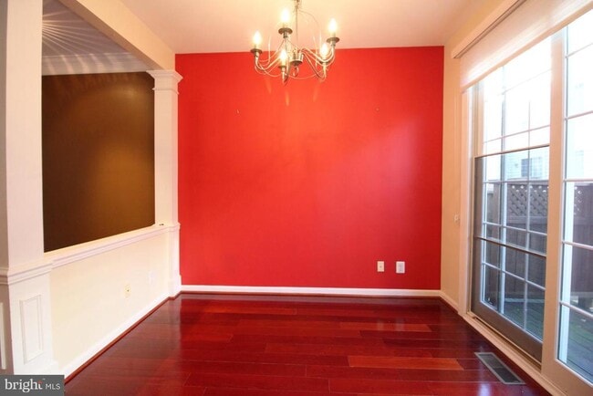 Building Photo - 6003 Ricketts Walk