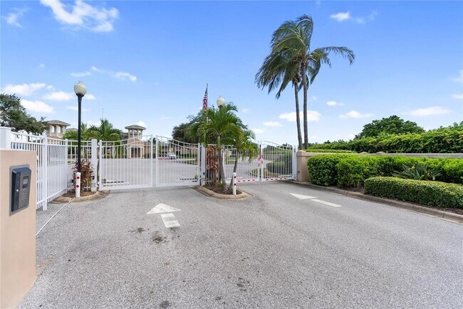 Building Photo - 6616 7th Ave Cir W