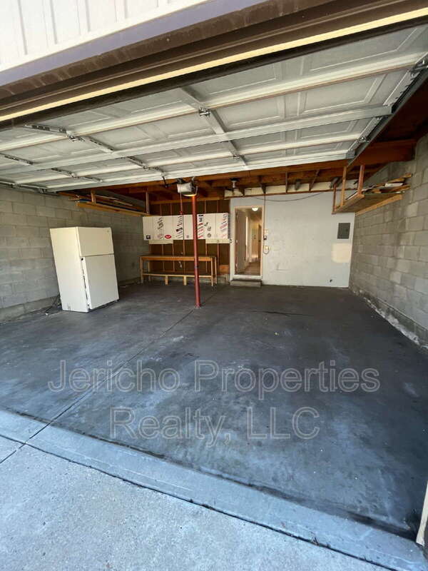 Building Photo - 9274 W Utah Ave