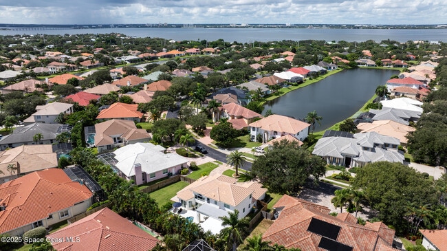 Building Photo - 385 Newport Dr