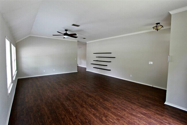 Building Photo - 500 Sophie Ct