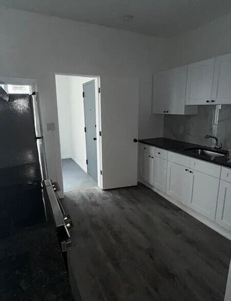 Building Photo - 25 Riverview Pl