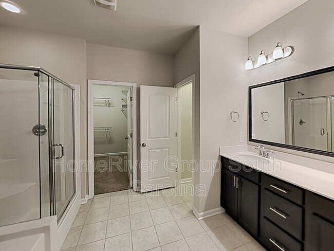 Building Photo - 3147 Mulan Ln