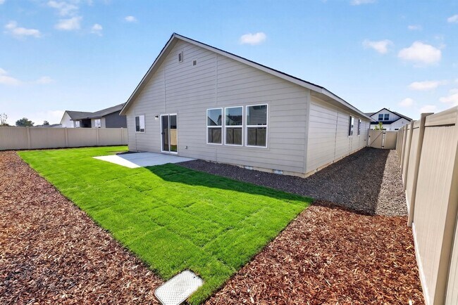 Building Photo - Brand New 4BR/2BA Single-Level Nampa Home with 3-Car Garage!