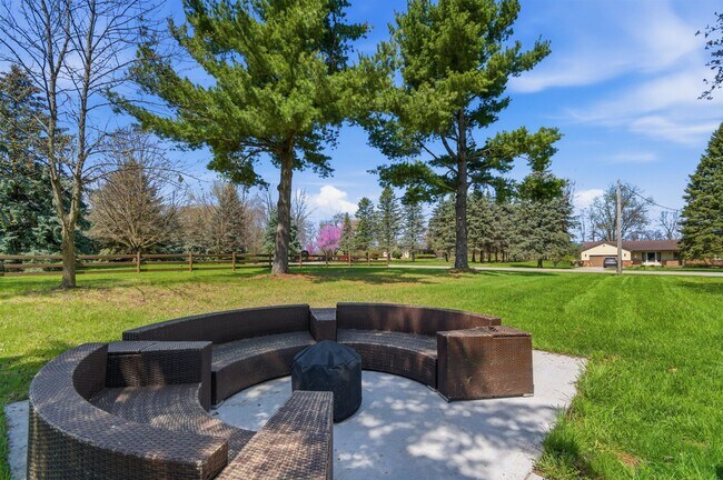 Building Photo - 3942 Stark Ln