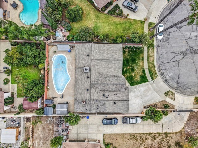 Building Photo - 9338 Emerald Ave