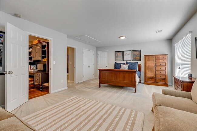 Building Photo - 1007 Kaiser Way