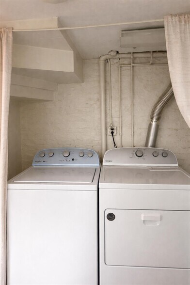 Building Photo - 107 2nd St