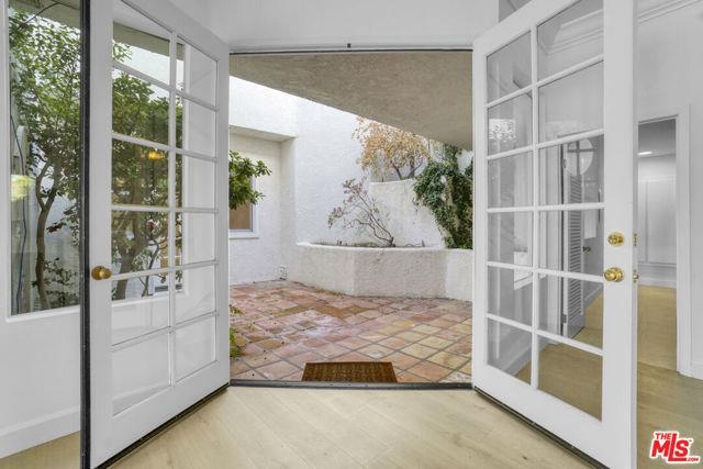 Building Photo - 2020 Palisades Dr