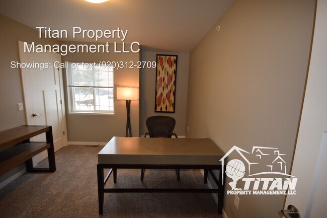 Building Photo - 637 N Waldoch Dr