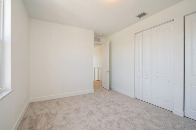 Building Photo - 12290 SW 44th Ct