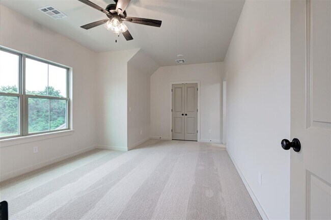 Building Photo - 4616 Maple Rdg Dr