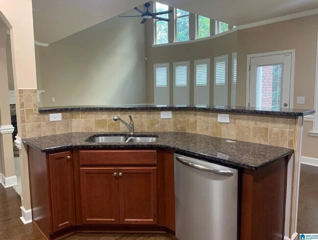 Building Photo - 2 Bed & 2.5 bath townhome  located in Oxford on the golf course