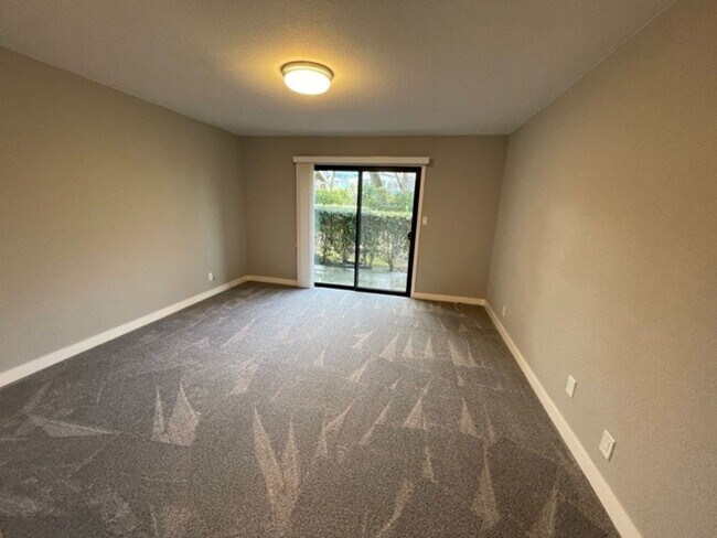 Building Photo - Yountville Condo