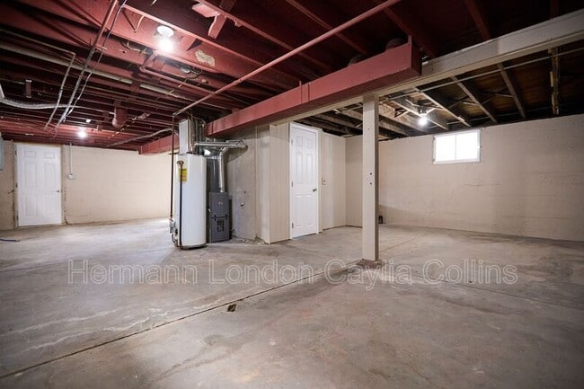 Building Photo - 5300 Blow St
