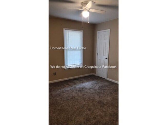 Building Photo - 6301 Lakehaven Dr