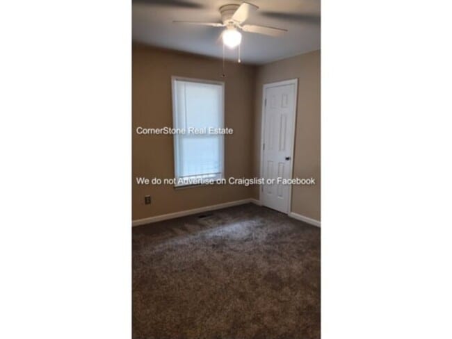 Building Photo - 6301 Lakhaven Dr.