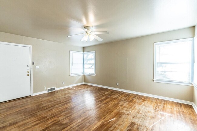 Building Photo - 3708 27th St