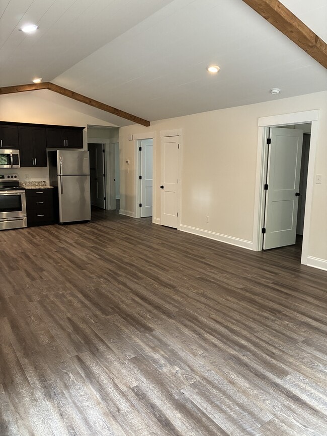 Building Photo - 267 Sterling Dr