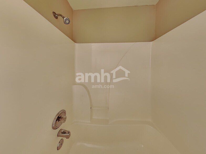 Building Photo - 1039 Saddle Wood Dr