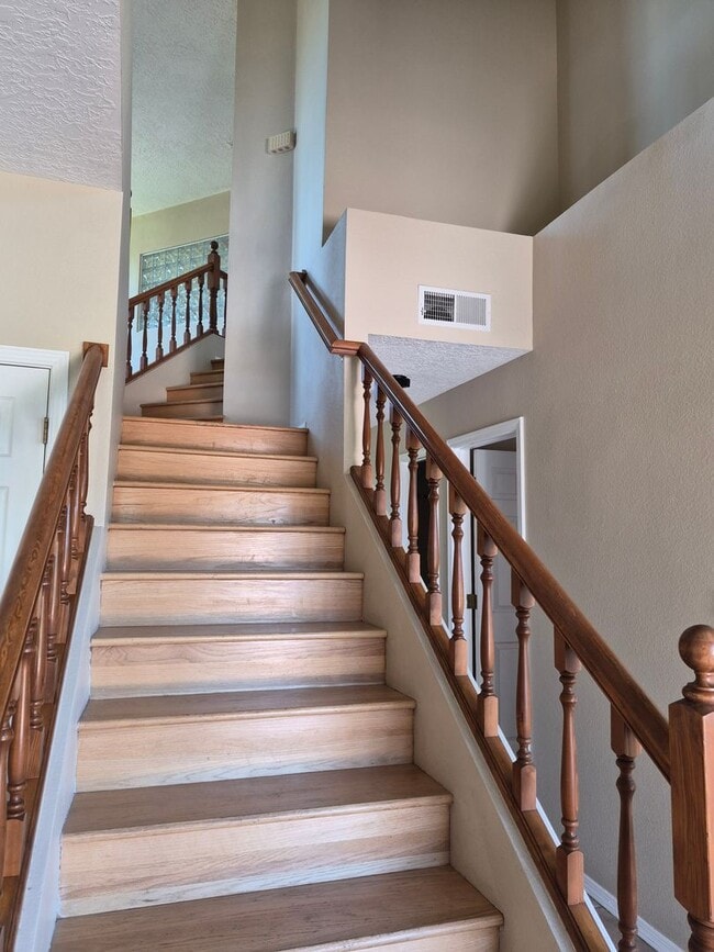 Building Photo - FIVE BEDROOMS GEM-NORTH EAST HEIGHTS