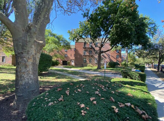Building Photo - 2256 80th St