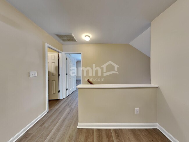Building Photo - 228 Haywood Ln