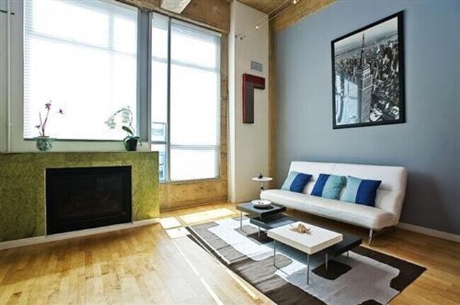 Building Photo - South Beach Contemporary Top Floor New Yor...