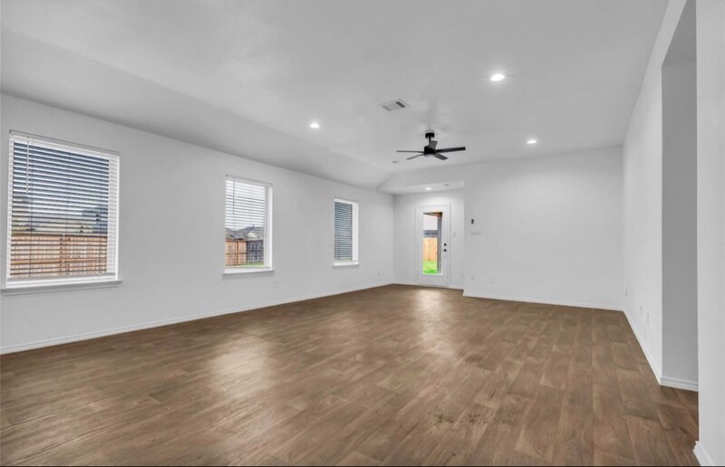 Building Photo - 21430 Sacred Grv St