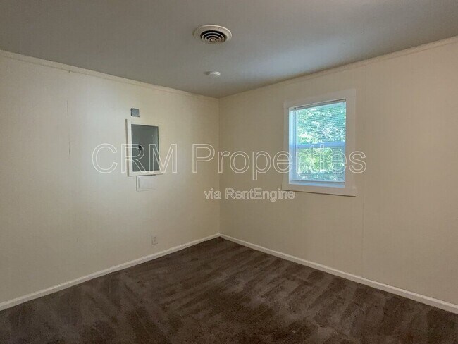 Building Photo - 8501 Athens Ct