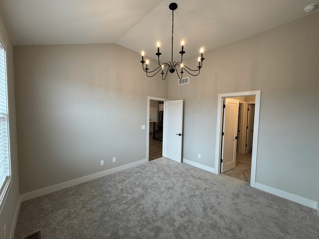 Building Photo - 1421 SW Winthrop Dr