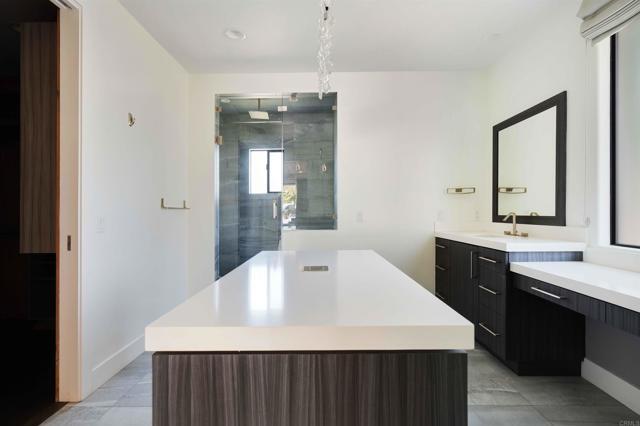 Building Photo - 410 Milagrosa Cir