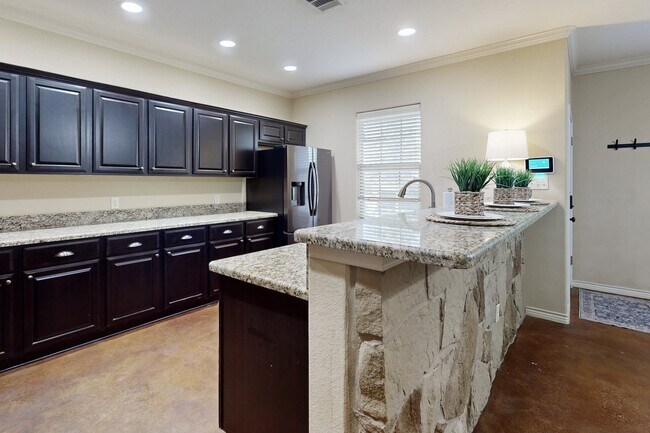 Building Photo - 303 Capps Dr