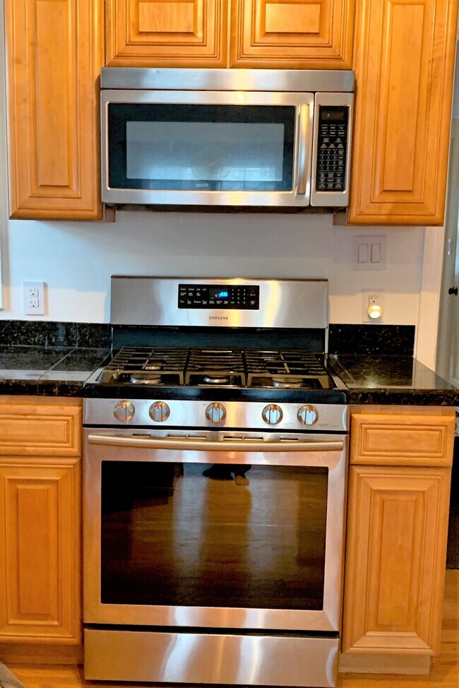 Appliances - 527 29th Ave