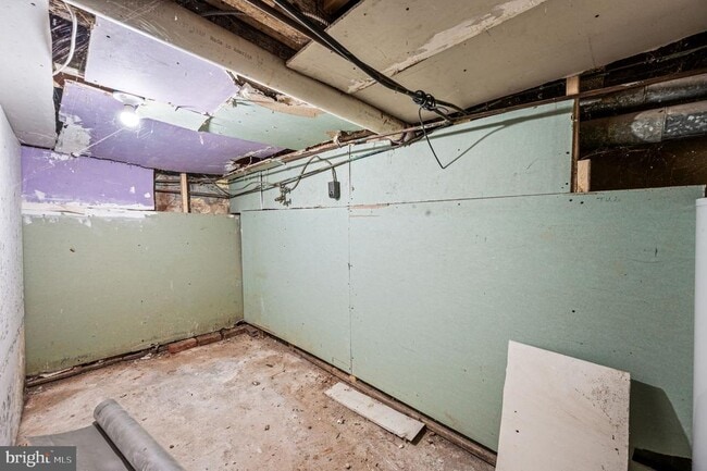 Building Photo - 3103 N Croskey St