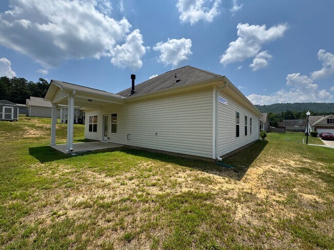 Building Photo - Nice 3/2 house in West Rome- $1,995