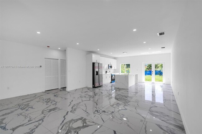 Building Photo - 11870 SW 220th St